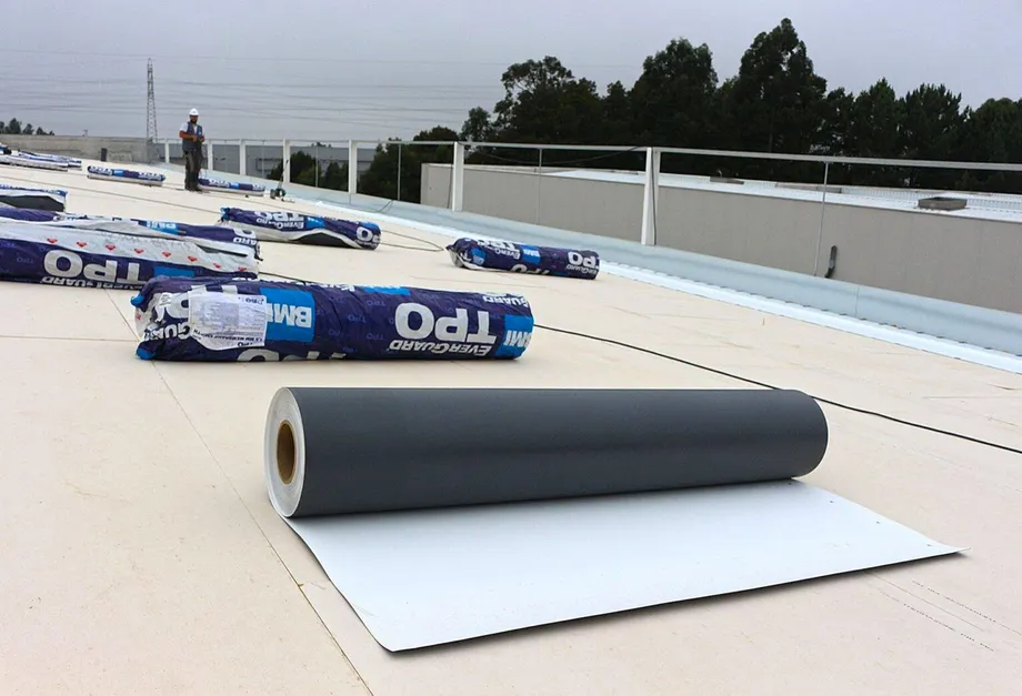 TPO membrane in roof